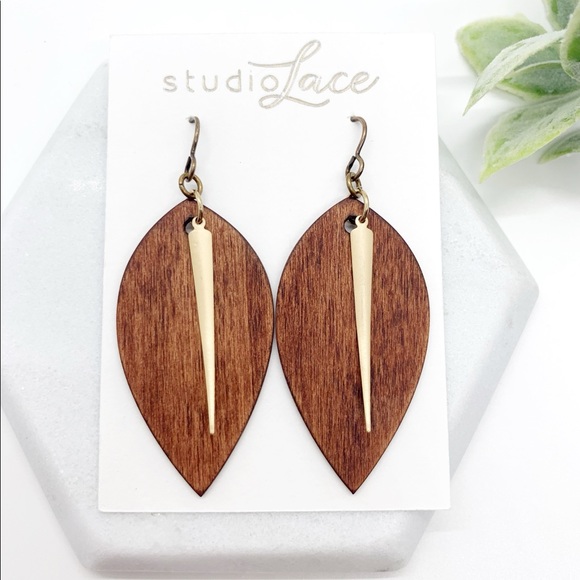 Wood Leaf Dangly Earrings w/ Gold Tone Pendant - Picture 3 of 9